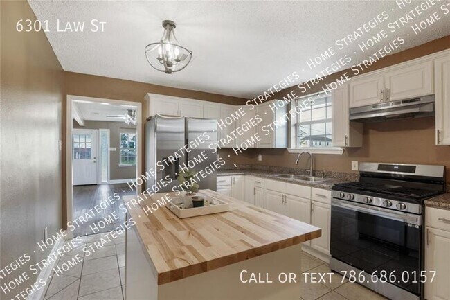 Building Photo - Rent to Own Updated Home with $10,000 Down...