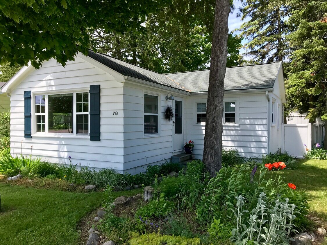 76 N Benzie Blvd, Beulah, MI 49617 House Rental in Beulah, MI