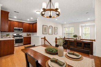 Building Photo - 360 Oswego Ct