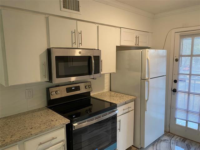 Foto del edificio - 12888 Montfort Dr