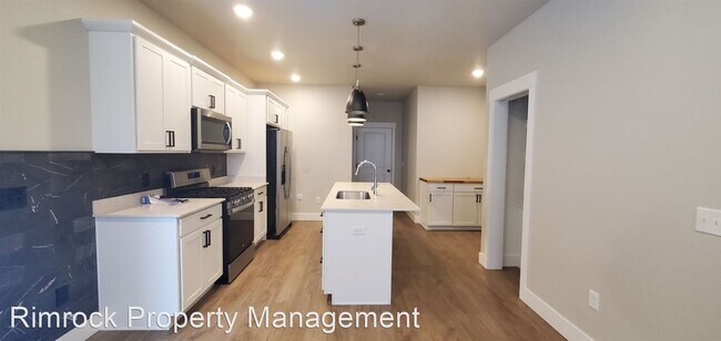 Building Photo - 2 br, 2 bath House - 6021 Farmstead Avenue