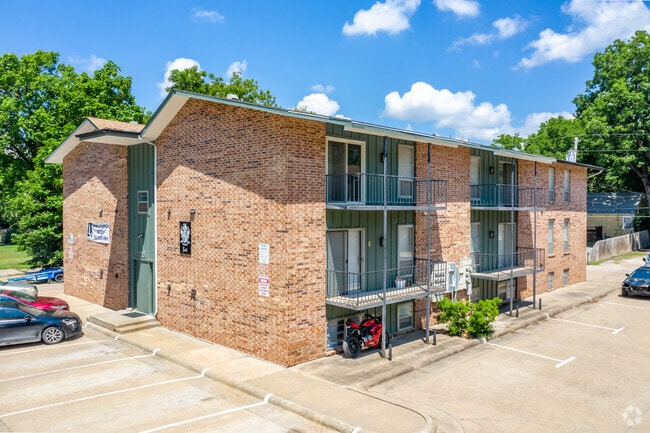 Building Photo - Lee Crest Apartments