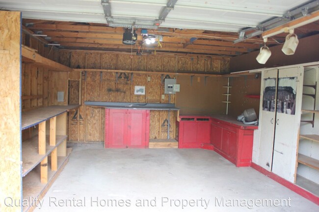 Building Photo - 2 br, 1 bath House - 8155 E. Coldwater Rd.