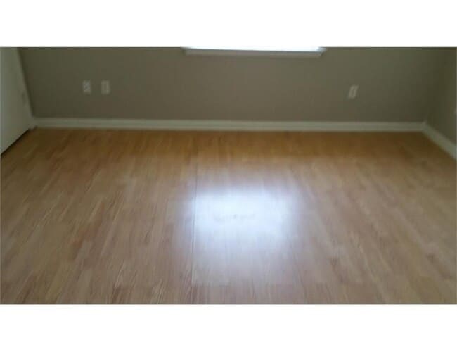 Building Photo - 10921 Roger Dr