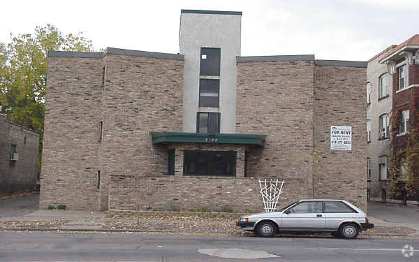 Primary Photo - 2742 Hennepin Ave