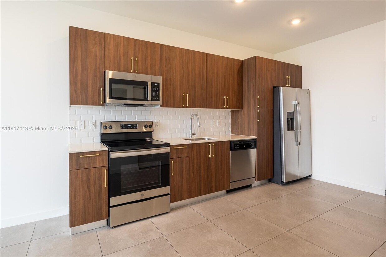 Foto principal - 218 NW 8th St