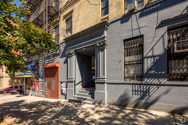 Building Photo - 150 Manhattan Ave