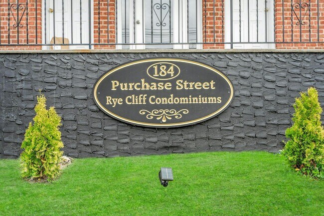 Foto del edificio - 184 Purchase St