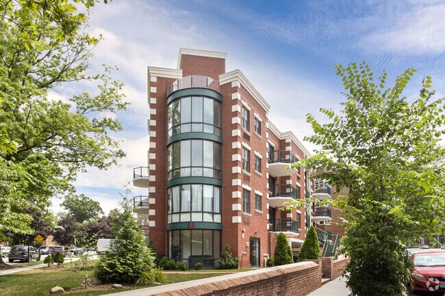 Building Photo - 55 S Middle Neck Rd