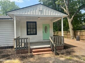Building Photo - 3535 Rosselle St