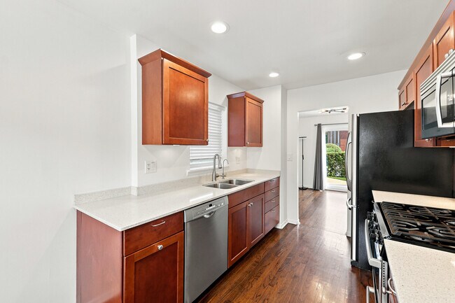 Foto del edificio - 630 Hibbard Rd