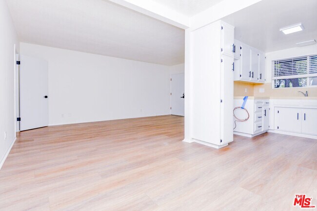 Foto del edificio - 1645 Beech Ave