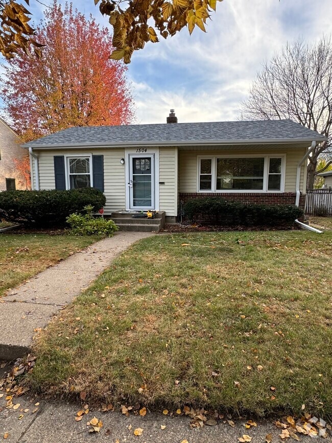 Building Photo - 1504 Eleanor Ave