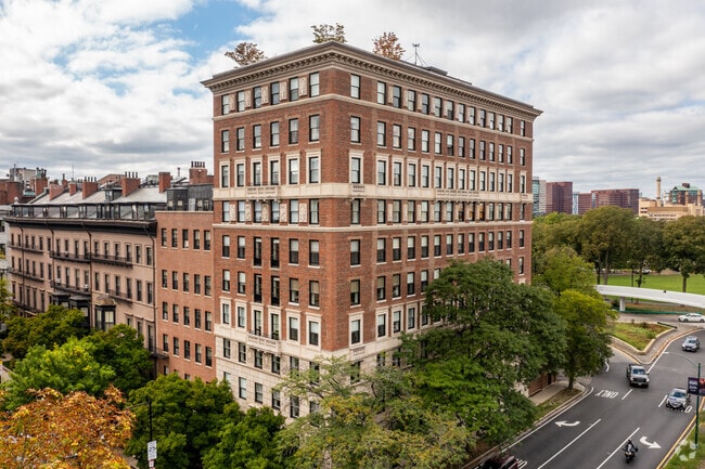 Building Photo - 100 Beacon St
