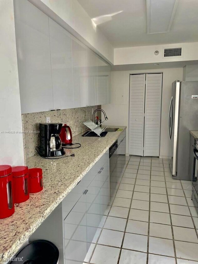 Primary Photo - 3 br, 2 bath House - 3500 Mystic Pointe Dr...