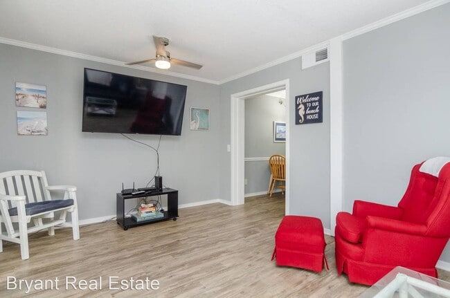 Building Photo - 1 br, 2 bath House - 1004 Carolina Beach A...
