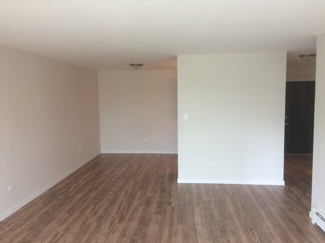 Foto del edificio - 8936 N Parkside Ave
