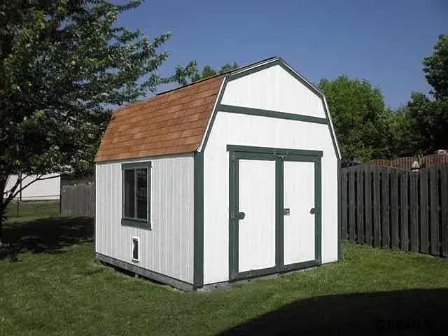 Building Photo - 3128 Sheridan Rd