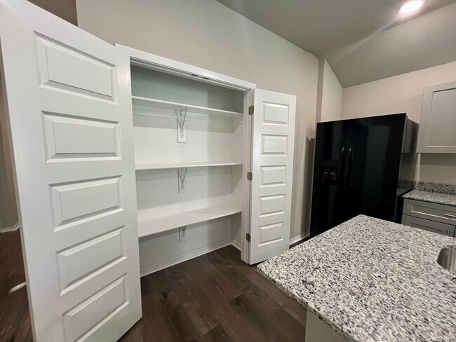 Foto del edificio - 8912 Preston Ct