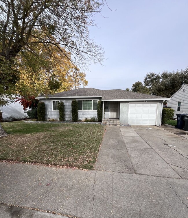 Foto del edificio - QUAINT HOME IN SACRAMENTO NEAR SOUTH LAND ...