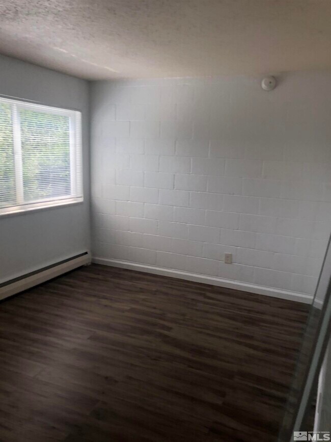 Foto del edificio - 1375 Carlin St