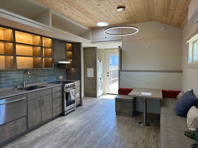 Foto del edificio - 542 Bellevue St