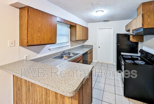 Building Photo - 4442 Georgetown Dr