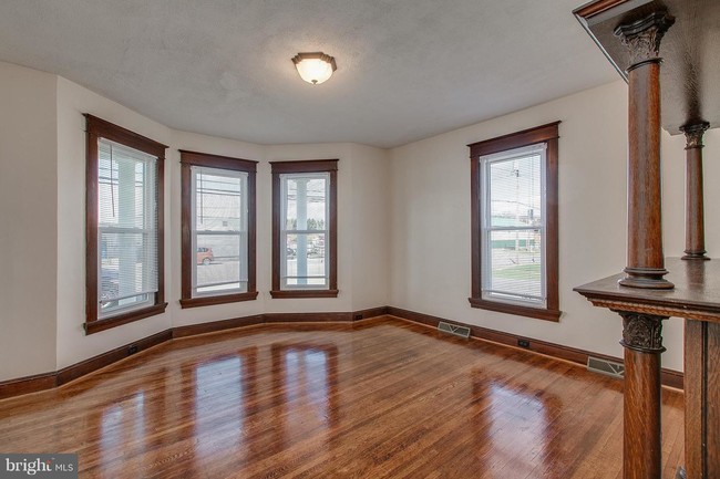 Foto del edificio - 3909 E Main St