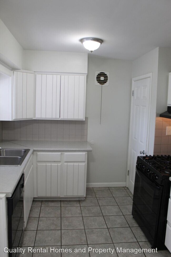Building Photo - 3 br, 1 bath House - 1519 Blueberry Ln