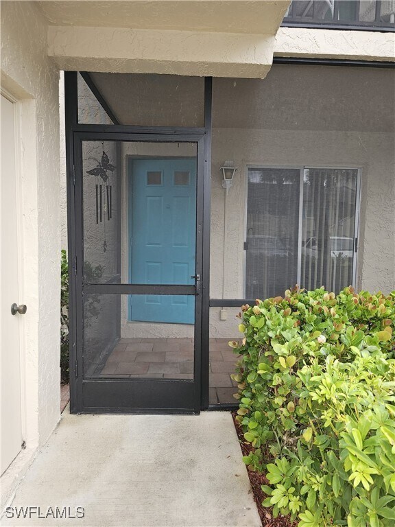 Foto del edificio - 4140 Looking Glass Ln