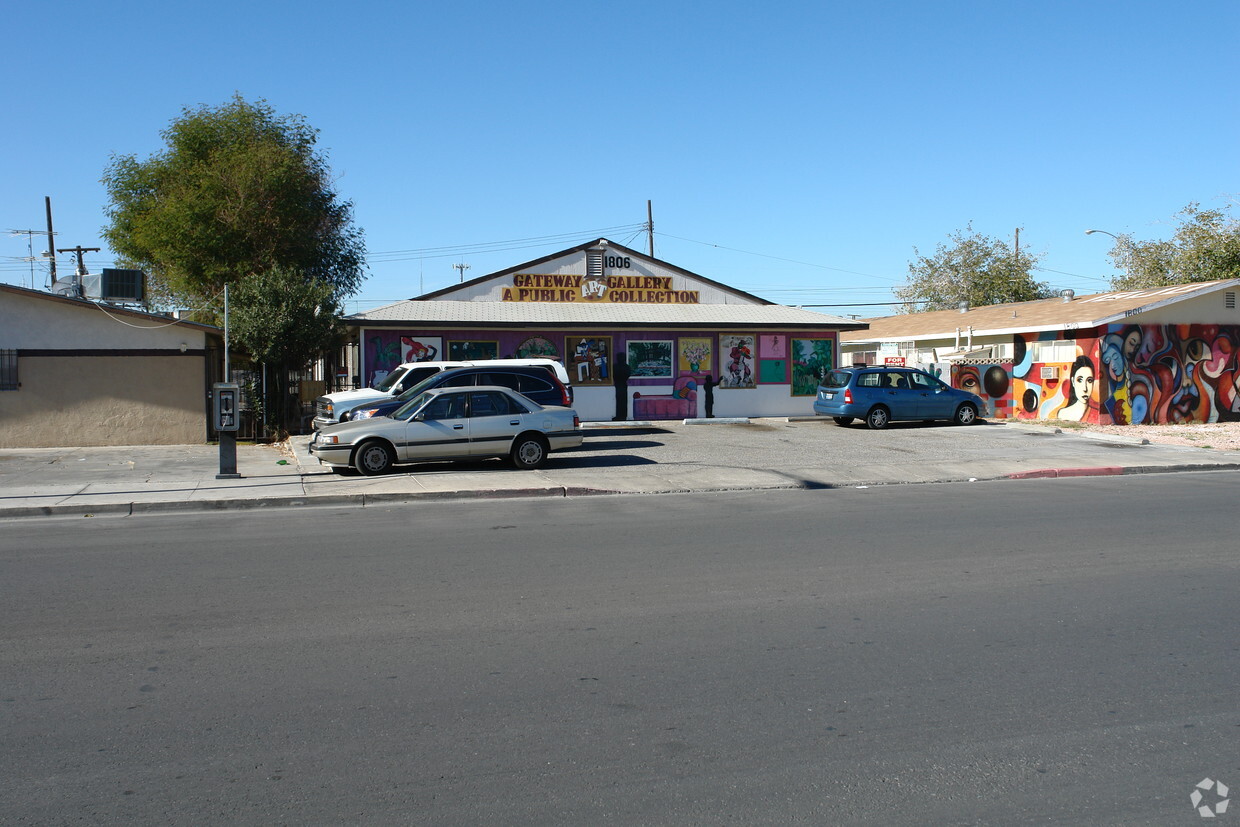 Building Photo - 1806 Fairfield Ave