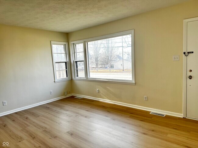 Foto del edificio - 4209 Shelby St