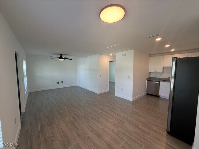 Foto del edificio - 915 Graystone Ave