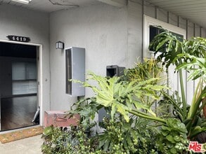 Building Photo - 4419 W Rosecrans Ave