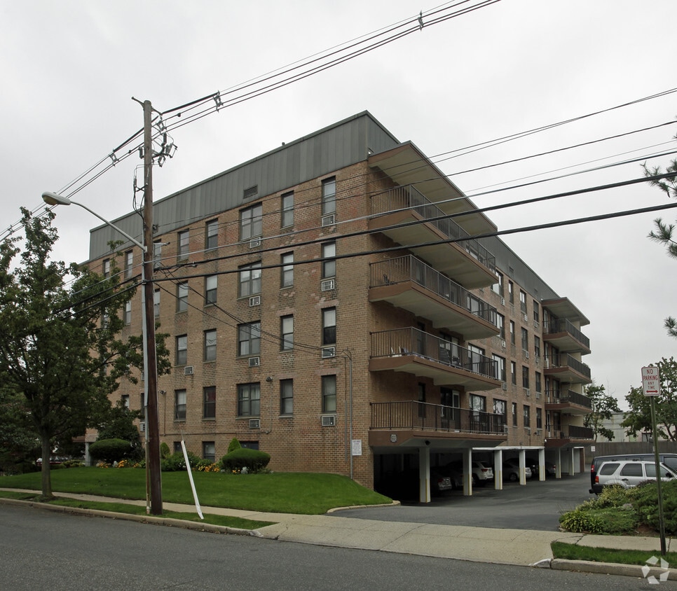 Building Photo - 55 S Bergen Pl
