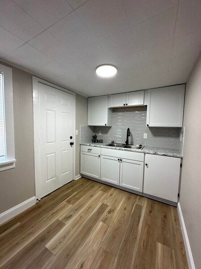 Foto del edificio - Charming 1 bed/1 bath apartment!