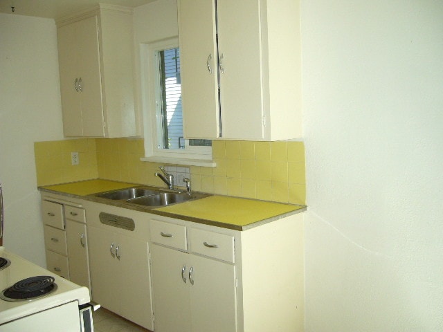 Building Photo - 2206 Queen Anne Ave N