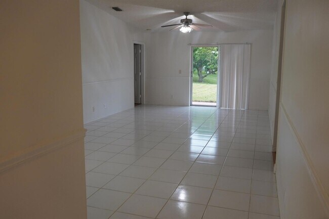 Foto del edificio - 3597 Miramontes Cir