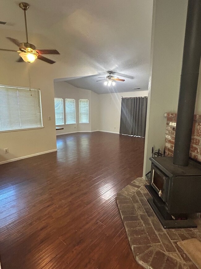 Building Photo - Great Location in the Heart of Auburn