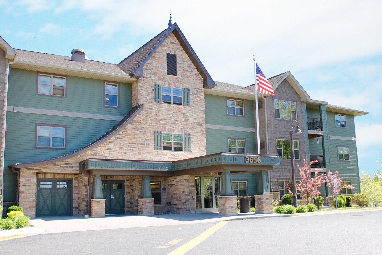 Hoffman Place - Apartments in White Bear Lake, MN | Apartments.com