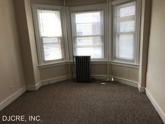 Building Photo - 214 N 54th St