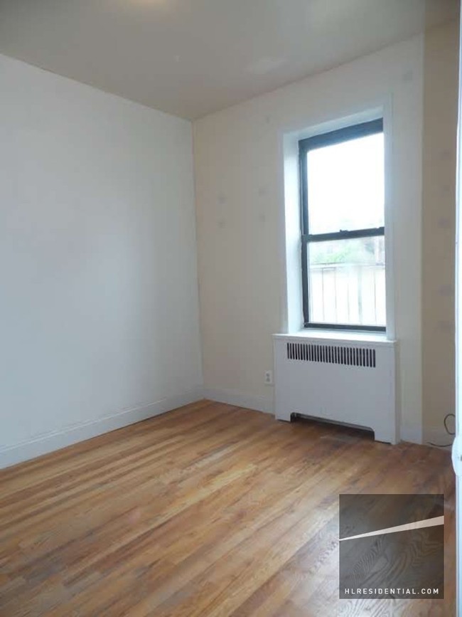 Building Photo - 3111 Crescent St