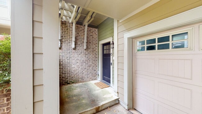 Foto del edificio - 1328 Ordermore Ave