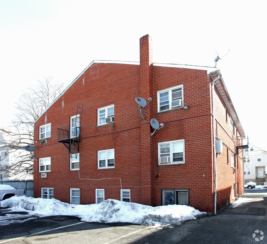 Building Photo - 650 Van Buren Ave