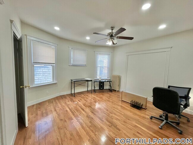 Building Photo - 49 Beech Glen St