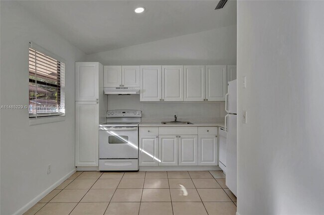 Building Photo - 1780 SW 22nd St