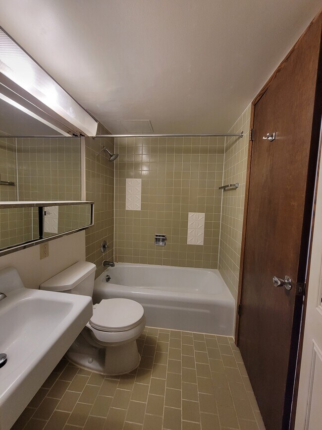 436 E Main St Unit 106, Plymouth, WI 53073 Apartments in Plymouth, WI