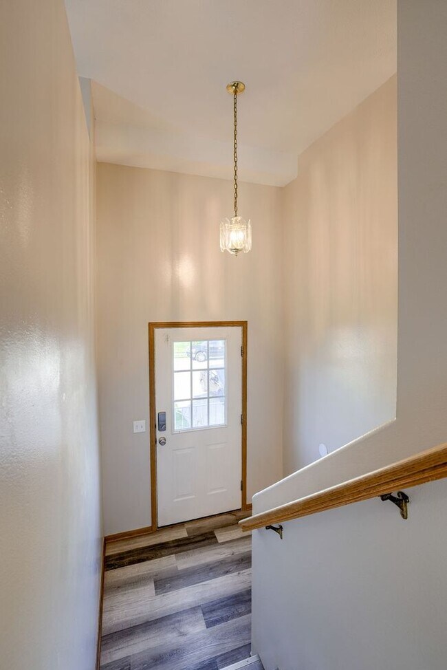 Photo - Open Layout & Great Papillion Location!! House