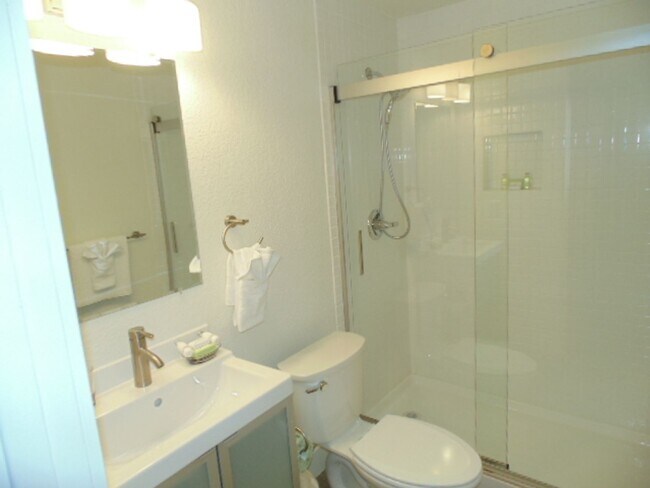 Building Photo - Loft Style Apartments, Flexible Lease Term...