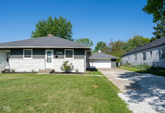 Building Photo - 370 N Bazil Ave